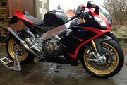 Aprilia RSV4 Factory APRC 2013